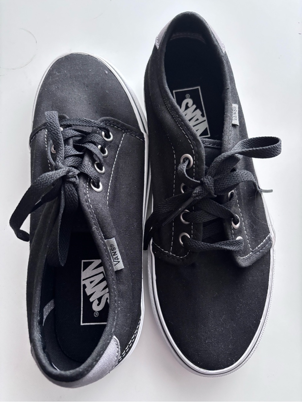 NWOT Vans Black Canvas Low-Top Sneakers with White Sole M US 7, F US 8.5